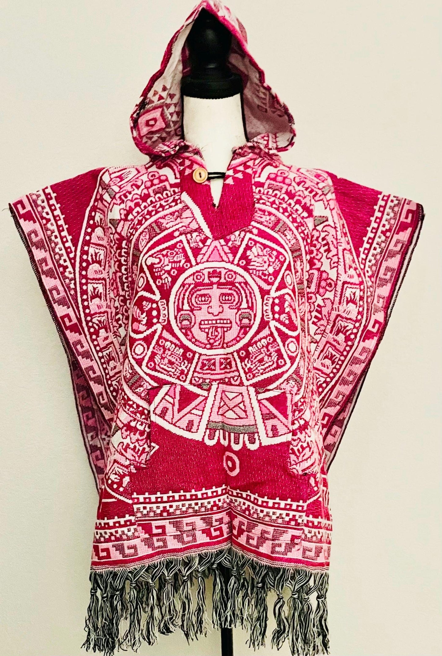 Gavan Delgado Poncho Mexicano Calendario Azteca con Gorro Mexican Thin Aztec Calendar Poncho with Hoodie