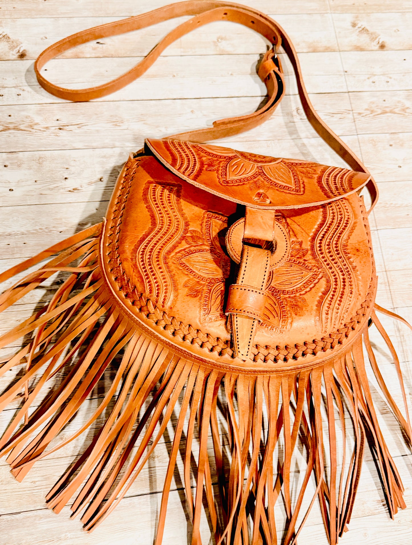 Mexican Leather Tooled Fringe Crossbody Handbag Bolsa Mexicana de Piel Cincelada con Flecos