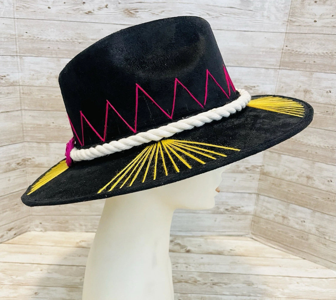 Classic Embroidered Panama Style Hat Medium Sombrero Clásico Tipo Panama con Bordado Fino