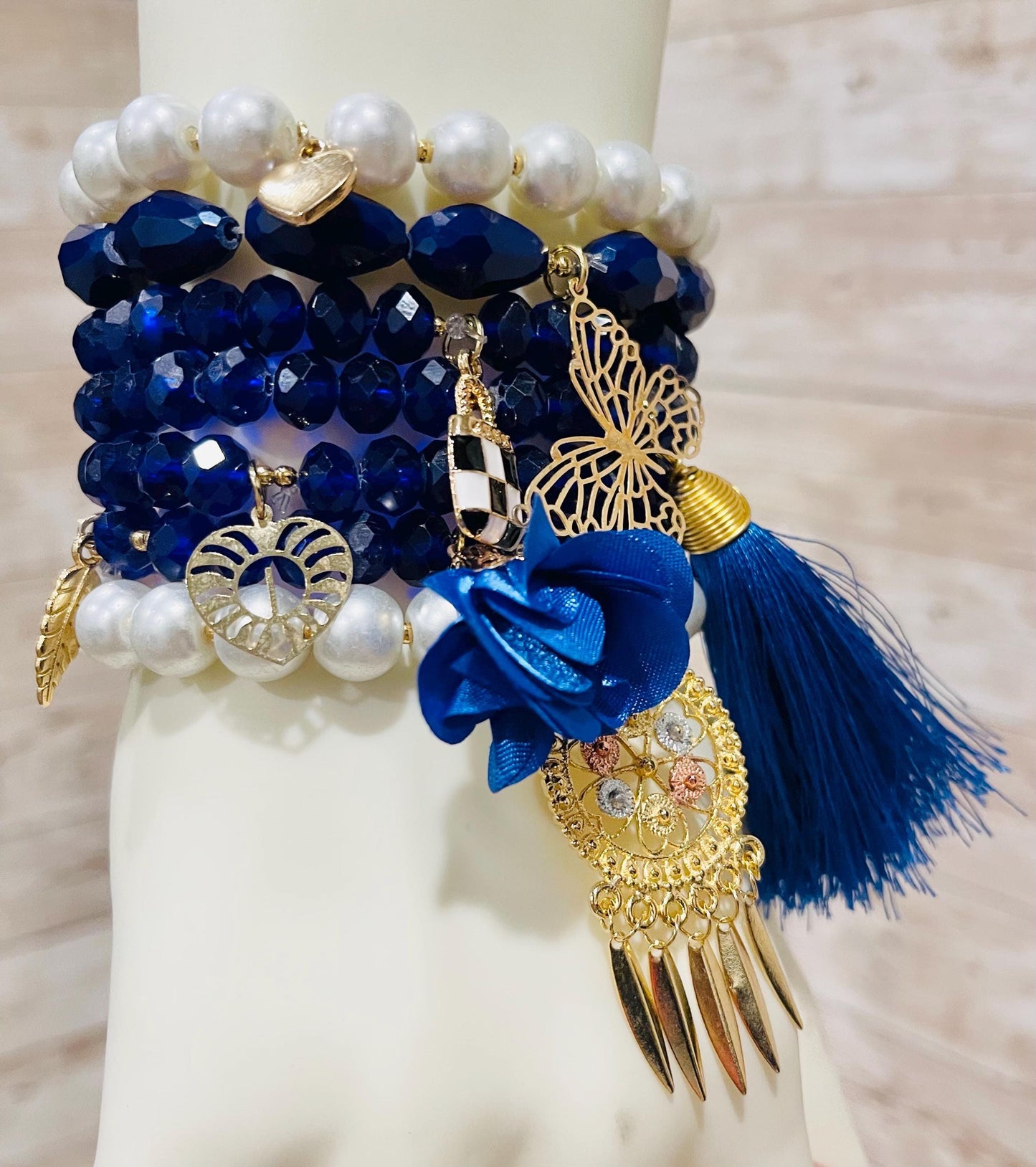 Handmade Mexican Artesanal Bracelets Set of 7 Beaded Bracelets Semanario Artesanal Mexicano 7 Pulseras