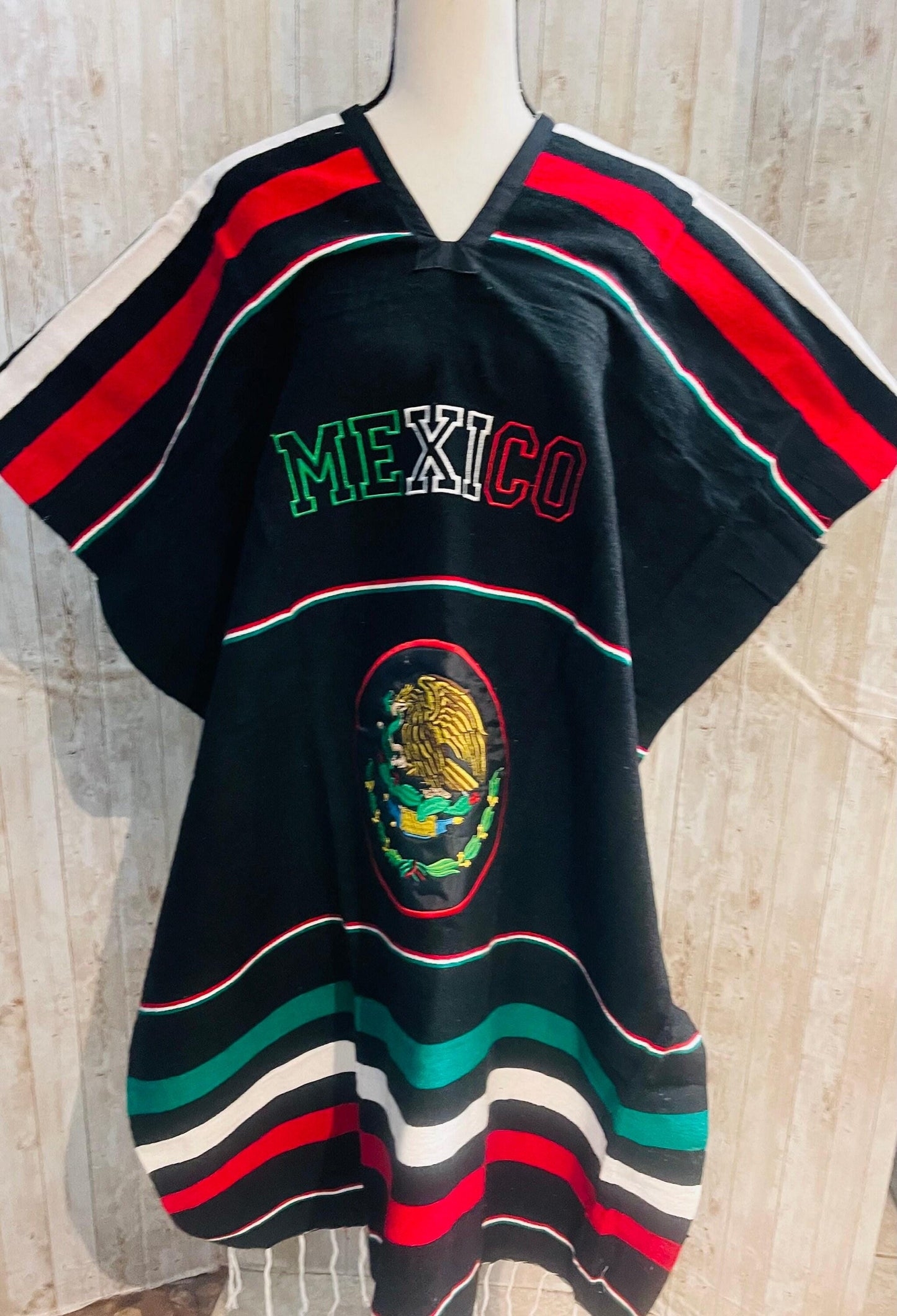 Mexican Poncho Gavan De Calendario Azteca y Guerrero Mexican PONCHO Aztec Calendar/Warrior
