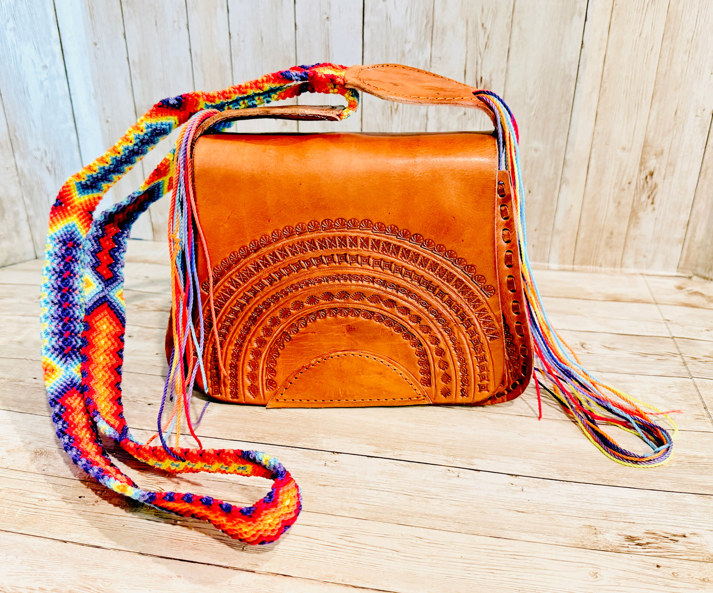 Mexican Leather Tooled Crossbody Handbag Bolsa Mexicana de Piel Cincelada