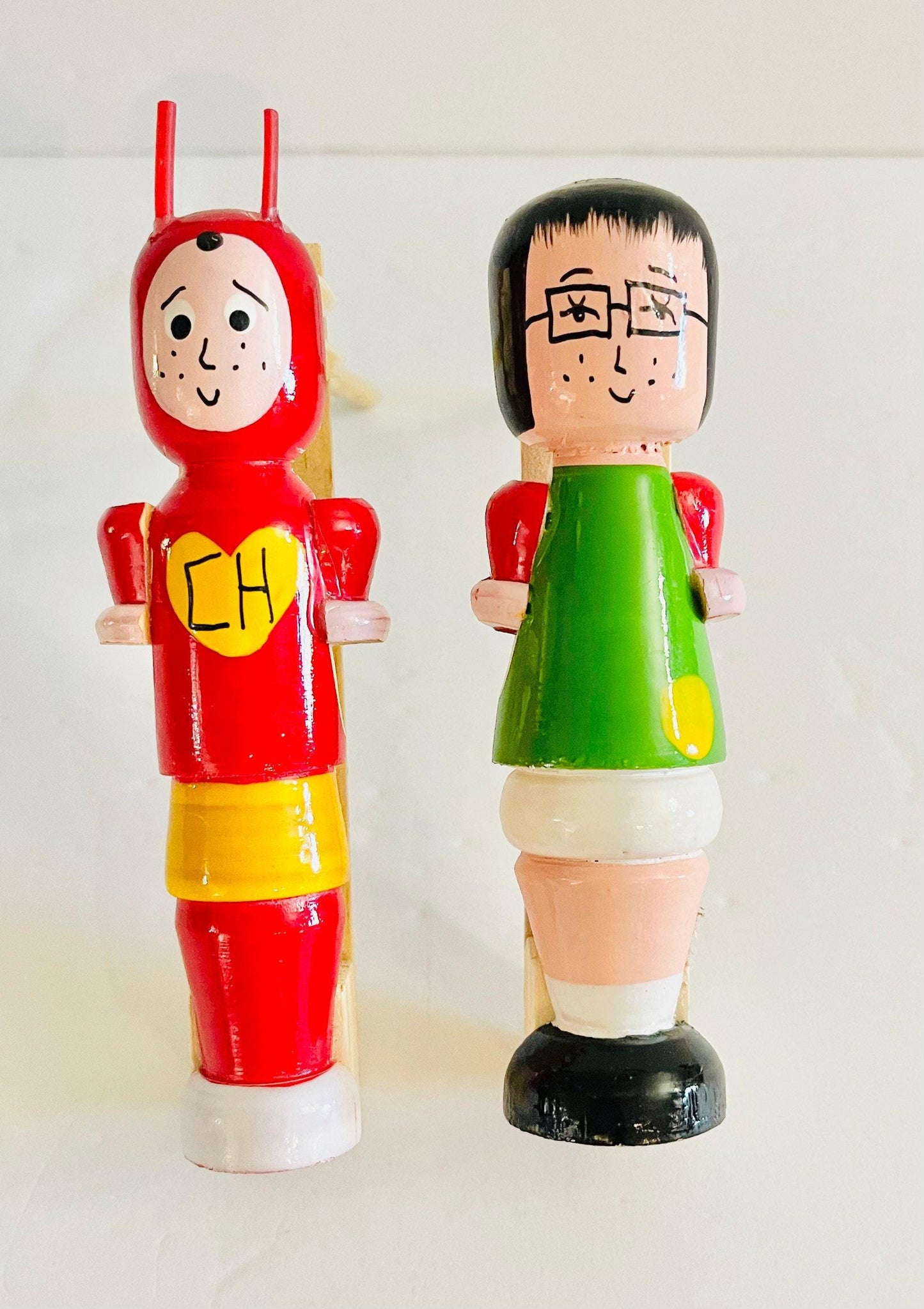 Matraca Mexicana de Chavo del Ocho y Chilindrina Mexican Wooden Noisemaker 5 inches