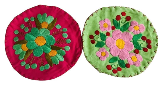 2 Palm Leaf Tortilleros and 1 Cloth Warmer 2 Tortilleros de Palma y 1 Tortillero de Tela