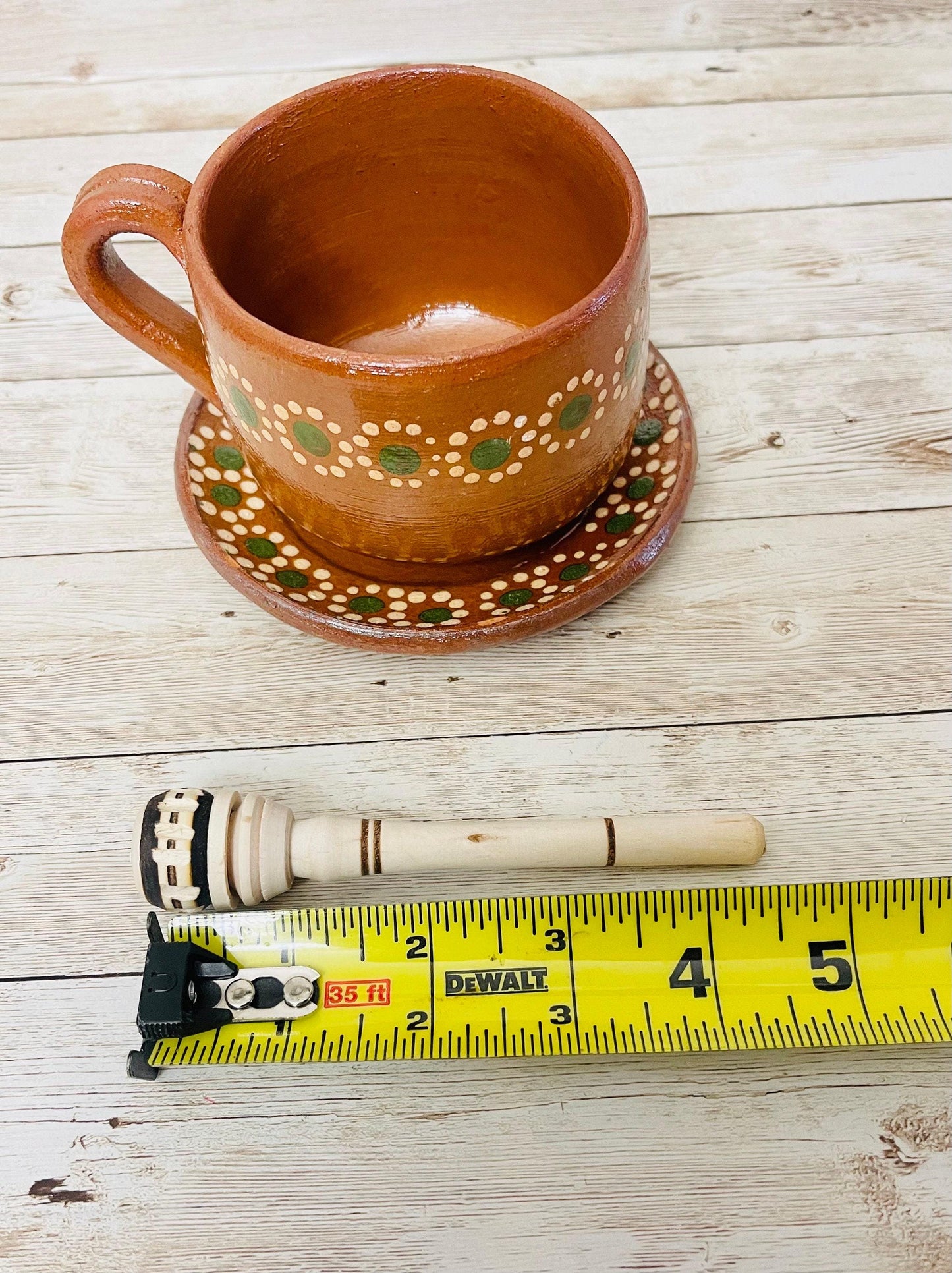 Taza de Barro y Plato con Molinillo y Cuchara de Madera Chica Terra Cota Mug with Plate & Small Wood Spoon and Stirrer for Mug