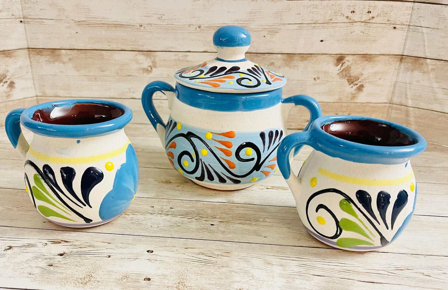 Terra Cotta Mexican Art Pottery Sugar Pot with 2 mugs. Azucarera artesanal mexicana engove con 2 tazas