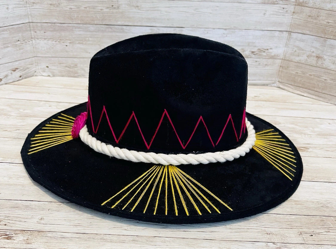 Classic Embroidered Panama Style Hat Medium Sombrero Clásico Tipo Panama con Bordado Fino