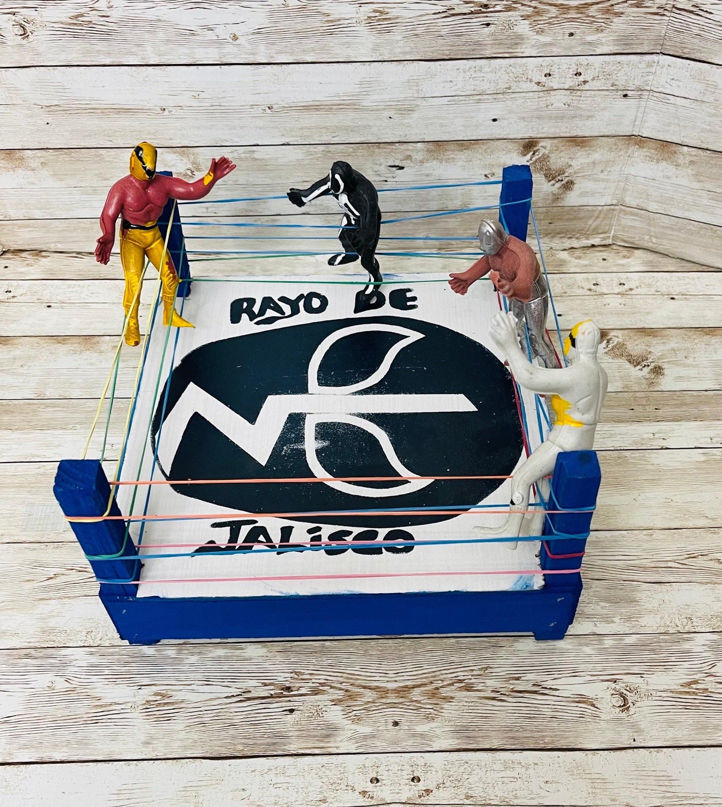 Mexican Lucha Libre Toy Wrestler Fighting Ring with 4 Luchadores Ring de Luchadores con 4 Figuras