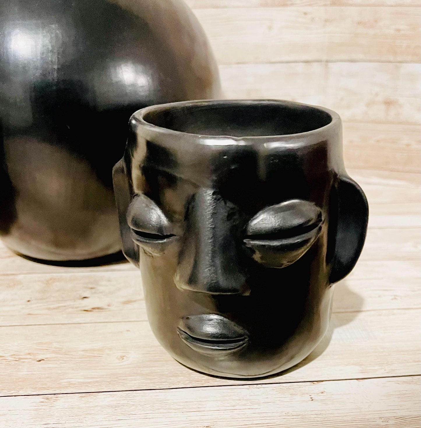 Black Oaxacan Mexican Clay Pottery Pitcher Set with 4 Cups Jarra Artesanal de Barro Negro de Oaxaca con 4 Tazas