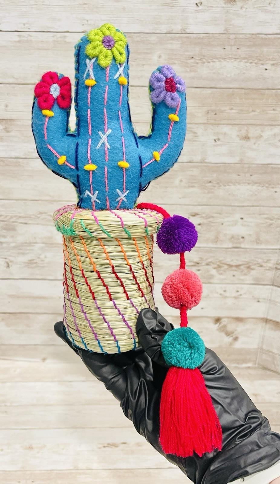 Joyero Artesanal Mexicano de Pompom Cacti Mexican Artesanal Cacti Jewelry Box