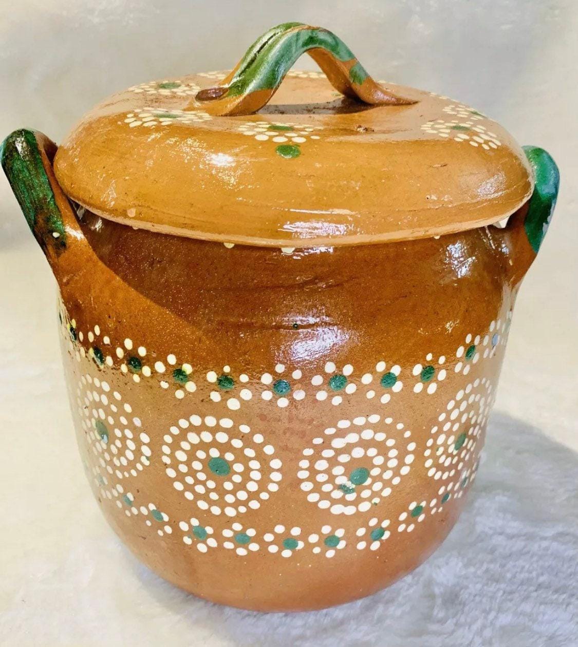 Olla de Barro Decorada con Tapa Clay Pot with lid Fits Up 128 Fluid Ounces Terracota Pot