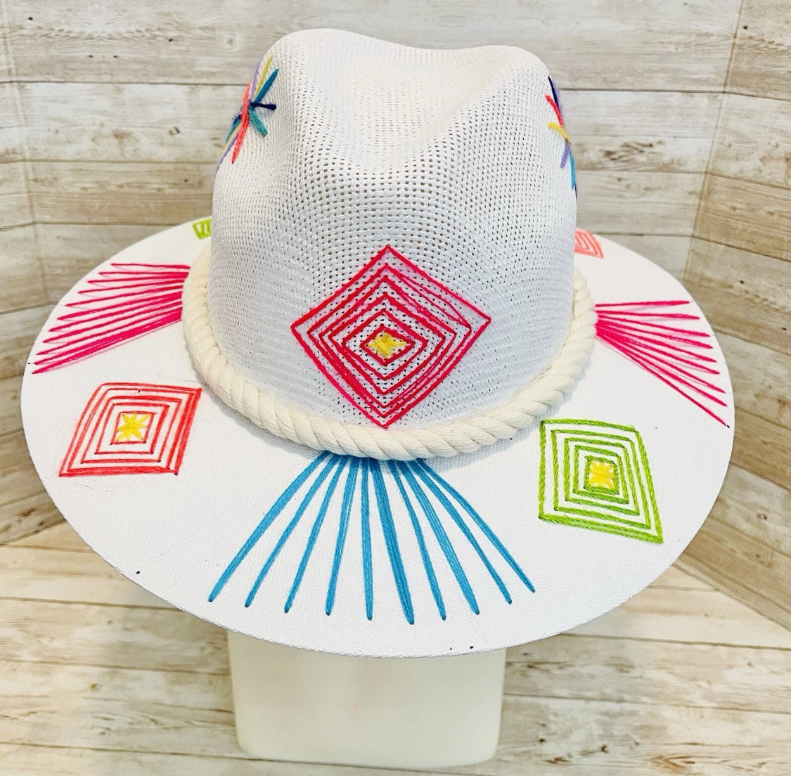 Classic Embroidered Panama Style Hat Large Sombrero Clásico Tipo Panama con Bordado Fino