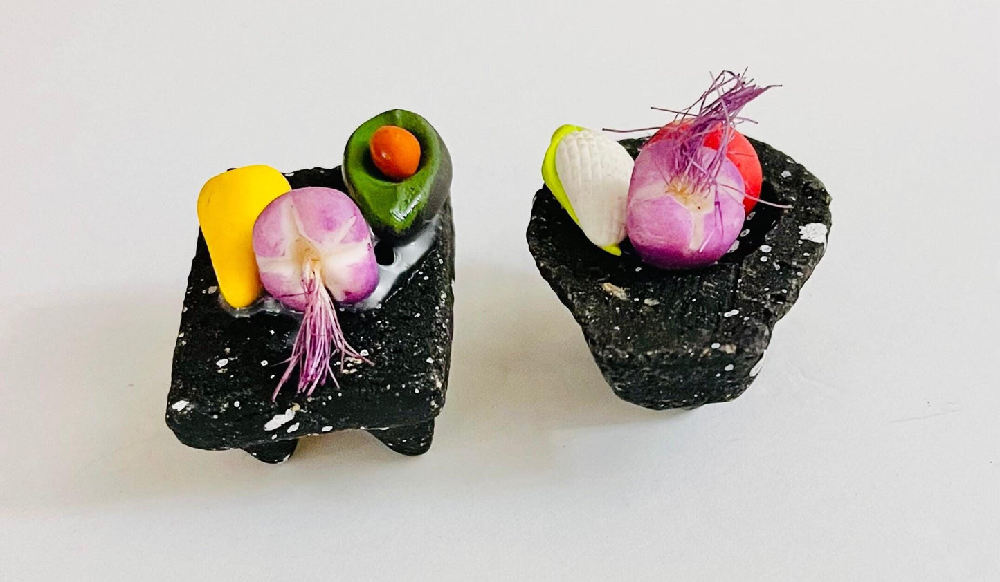 2 Miniature Mexican Mortal Molcajete & Metate 2 Mini Molcajete y Metate