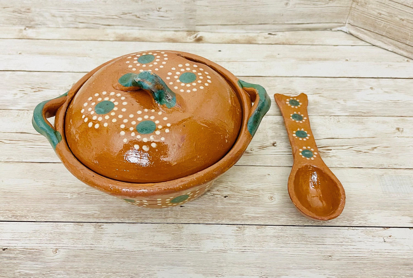 Mexican Casserole with Lid and Spoon Cazuela de Barro con Tapa y Cuchara