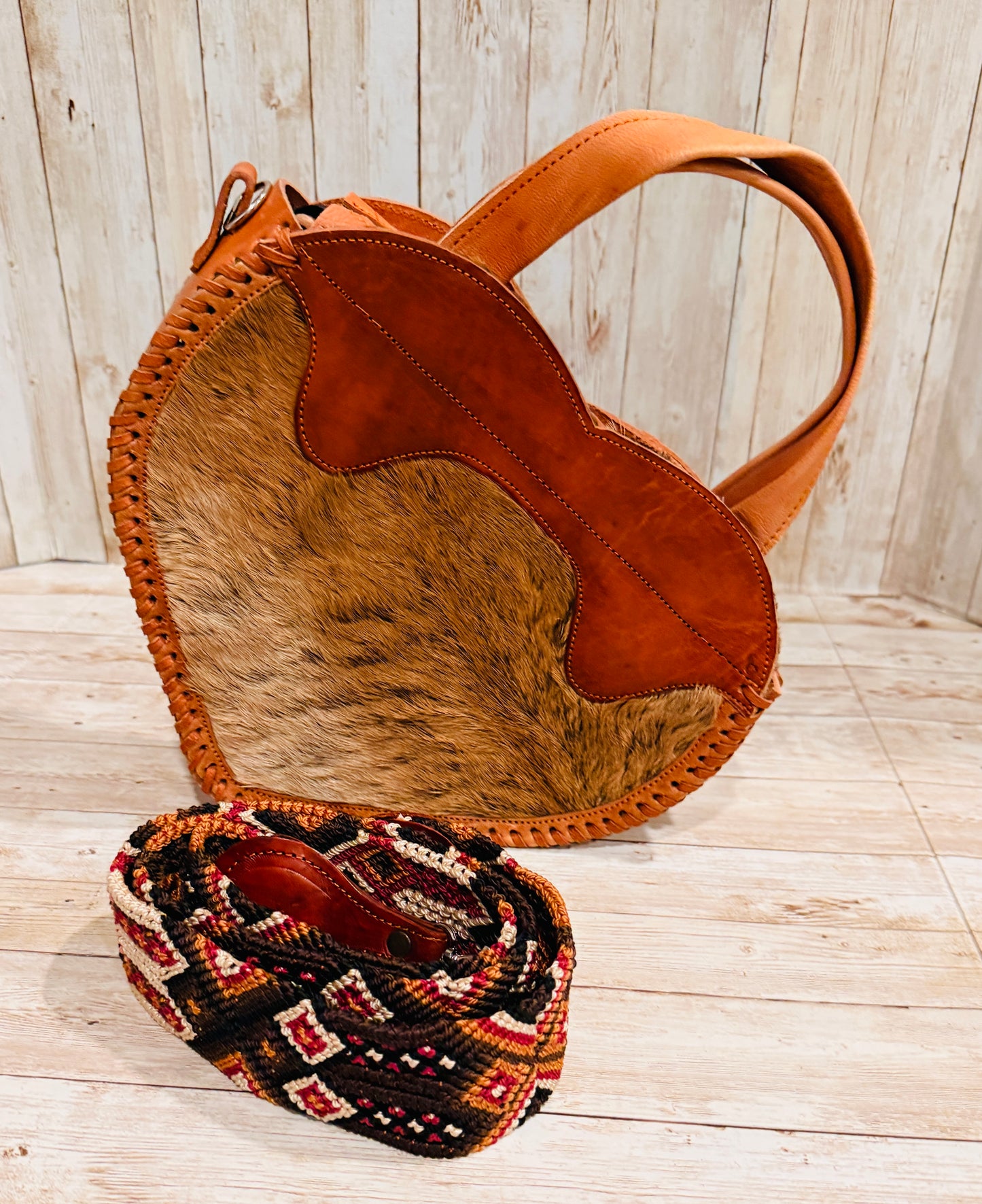 Mexican Cowhide Heart Shaped Leather Tooled Handbag Bolsa Mexicana Corazon de Piel y Cuero