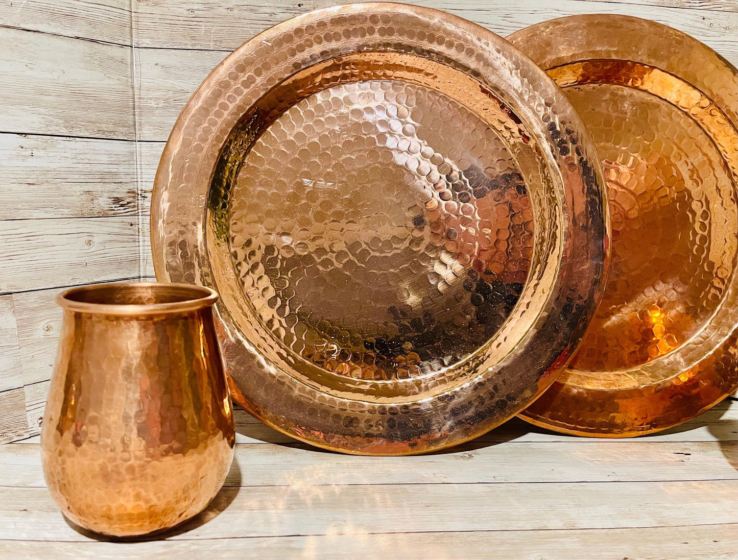 2 Mexican Copper Charger Plates with 2 Copper Cups 2 Platos de Cobre Mexicano con 2 Vasos de Cobre