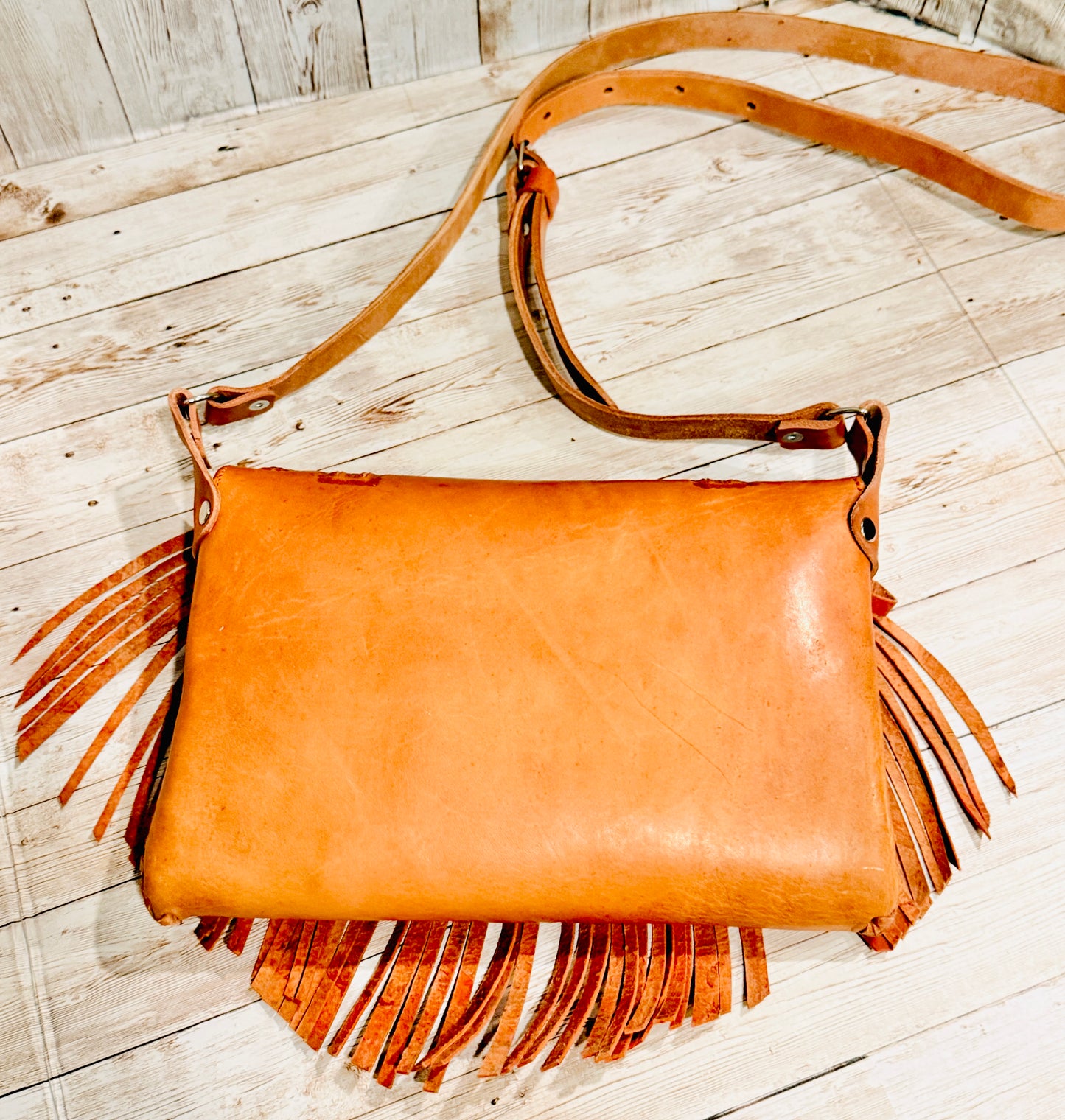 Mexican Tooled Leather Fringe Crossbody Handbag Bolsa Mexicana de Piel Cincelada con Flecos