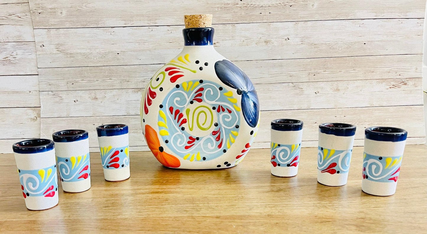 Terra Cotta Mexican Art Pottery Decanter With 6 Tequila Shot Glasses Licorera Artesanal Mexicana con 6 Vasos Tequileros