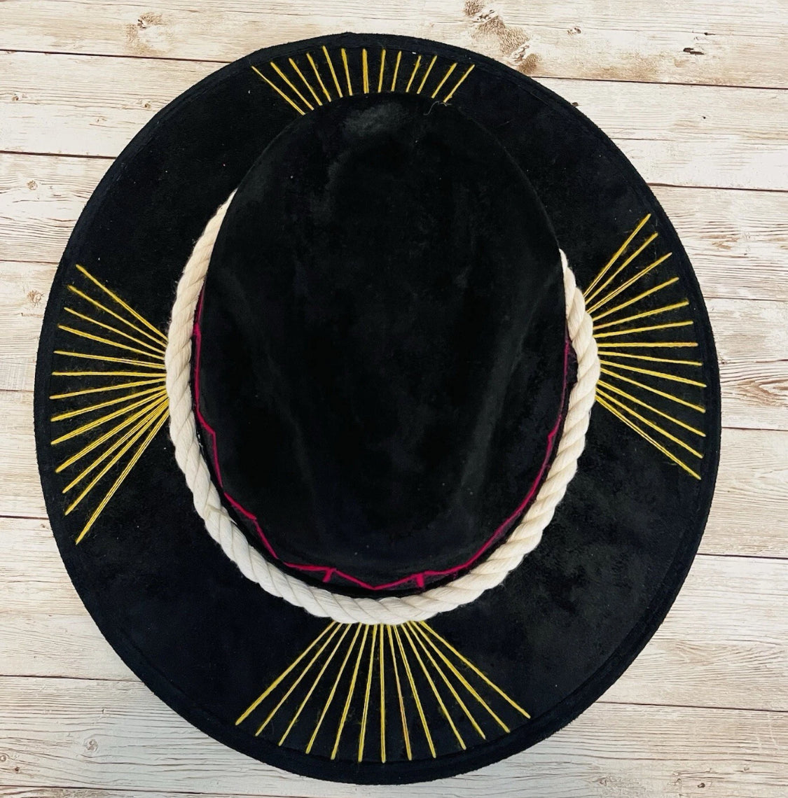 Classic Embroidered Panama Style Hat Medium Sombrero Clásico Tipo Panama con Bordado Fino