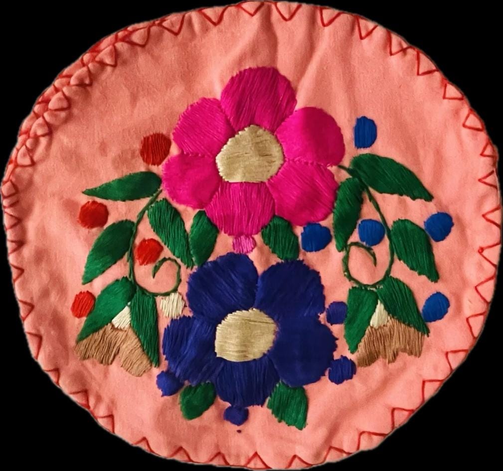 2 Palm Leaf Tortilleros and 1 Cloth Warmer 2 Tortilleros de Palma y 1 Tortillero de Tela