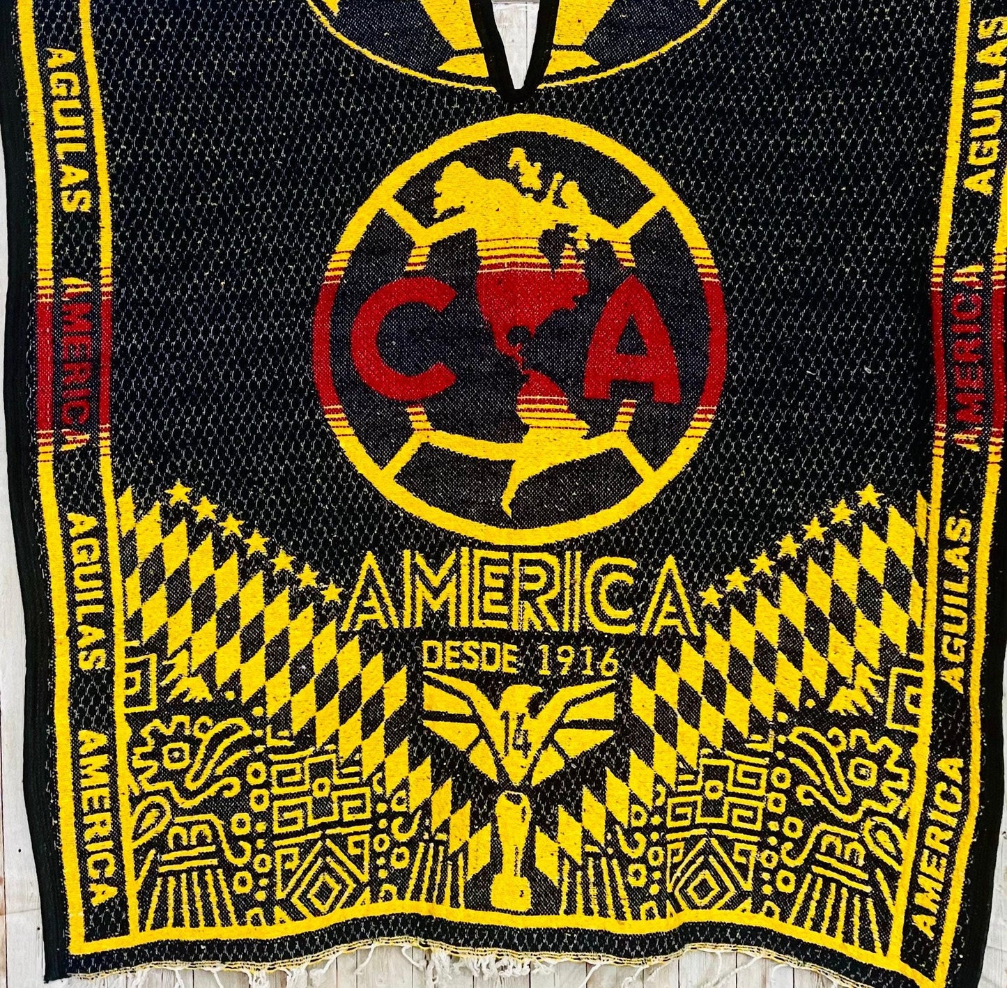 Poncho Mexicano Grueso del Club America con Gorro Poncho de Futbol Mexicano Mexican Thick  Soccer Poncho with Hoodie