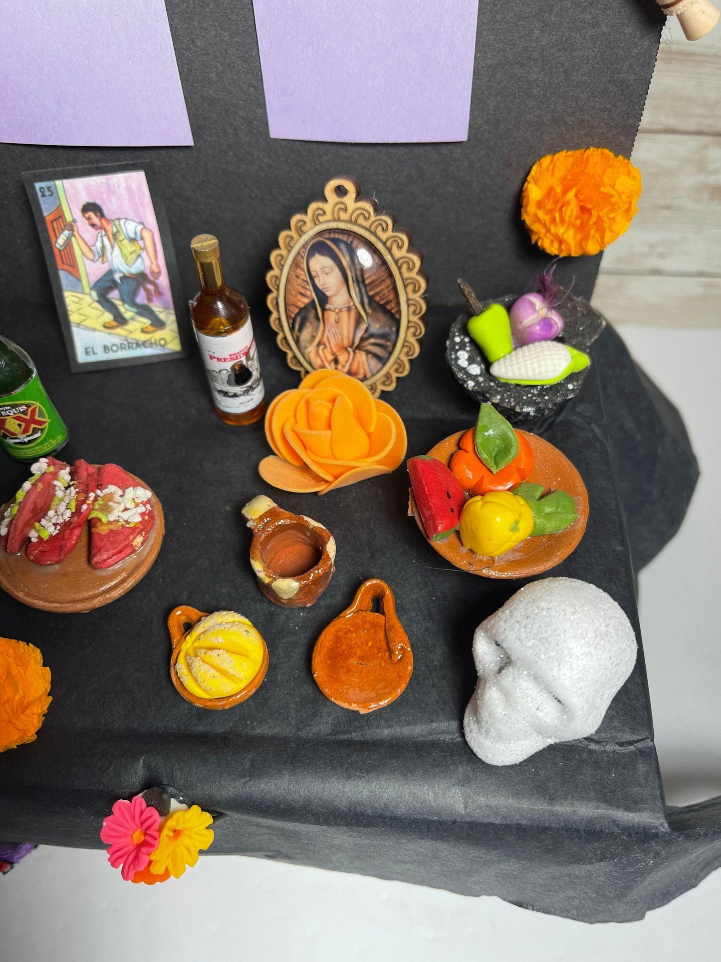 Mesa de Ofrenda para Dia De Los Muertos de Madera con 1 Anafre Day of the Dead Wood Offering Table with Incense Burner