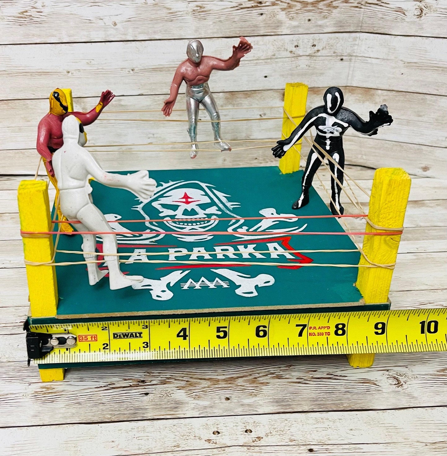 Mexican Lucha Libre Toy Wrestler Fighting Ring with 4 Luchadores Ring de Luchadores con 4 Figuras