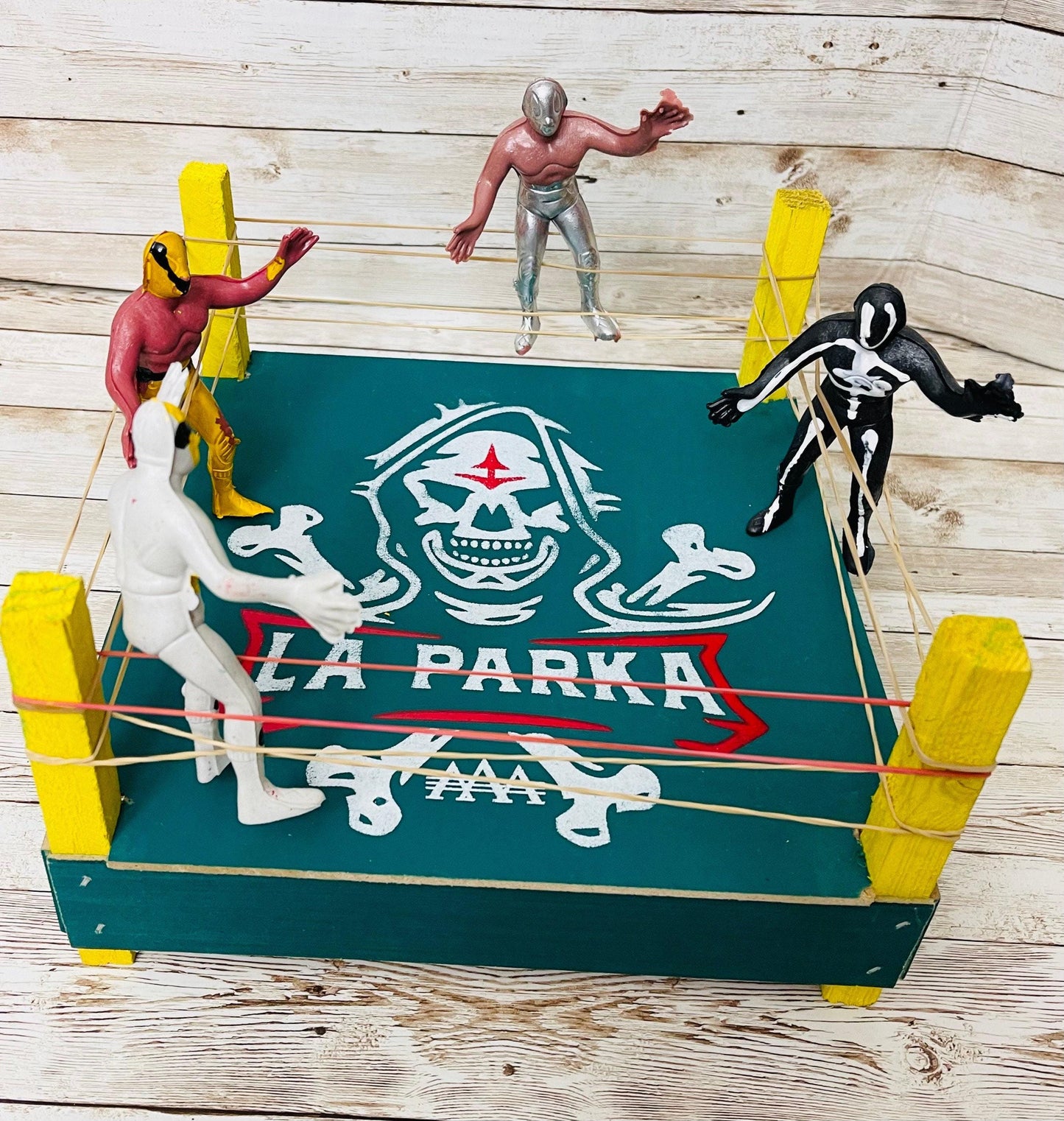 Mexican Lucha Libre Toy Wrestler Fighting Ring with 4 Luchadores Ring de Luchadores con 4 Figuras