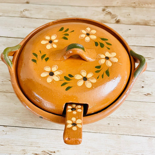 Mexican Casserole with Lid and Spoon Cazuela de Barro con Tapa y Cuchara