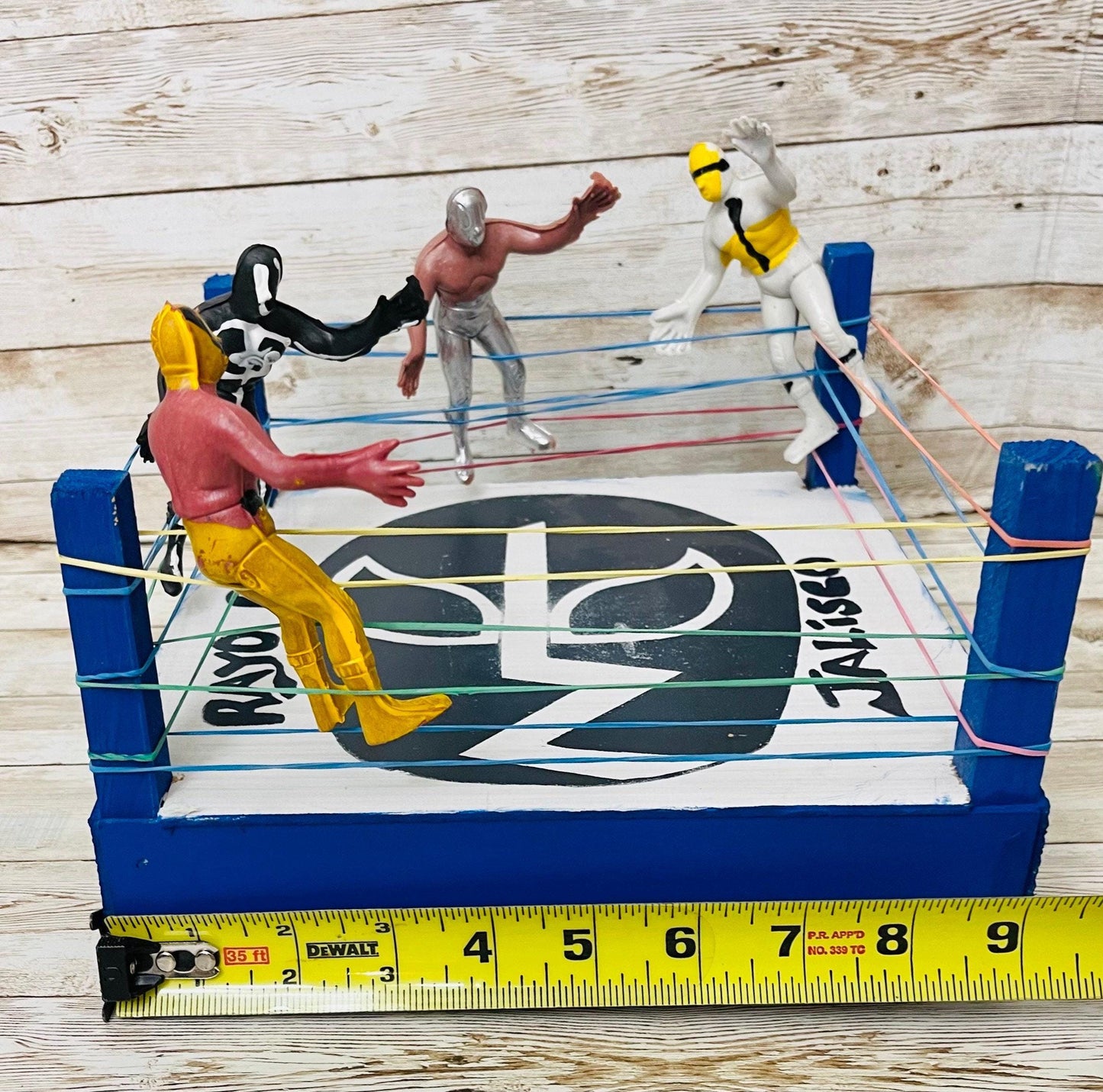 Mexican Lucha Libre Toy Wrestler Fighting Ring with 4 Luchadores Ring de Luchadores con 4 Figuras
