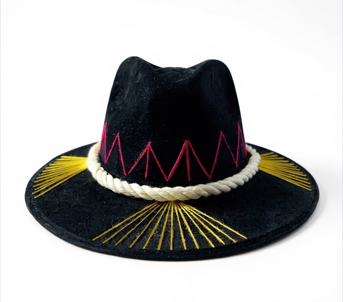 Classic Embroidered Panama Style Hat Medium Sombrero Clásico Tipo Panama con Bordado Fino