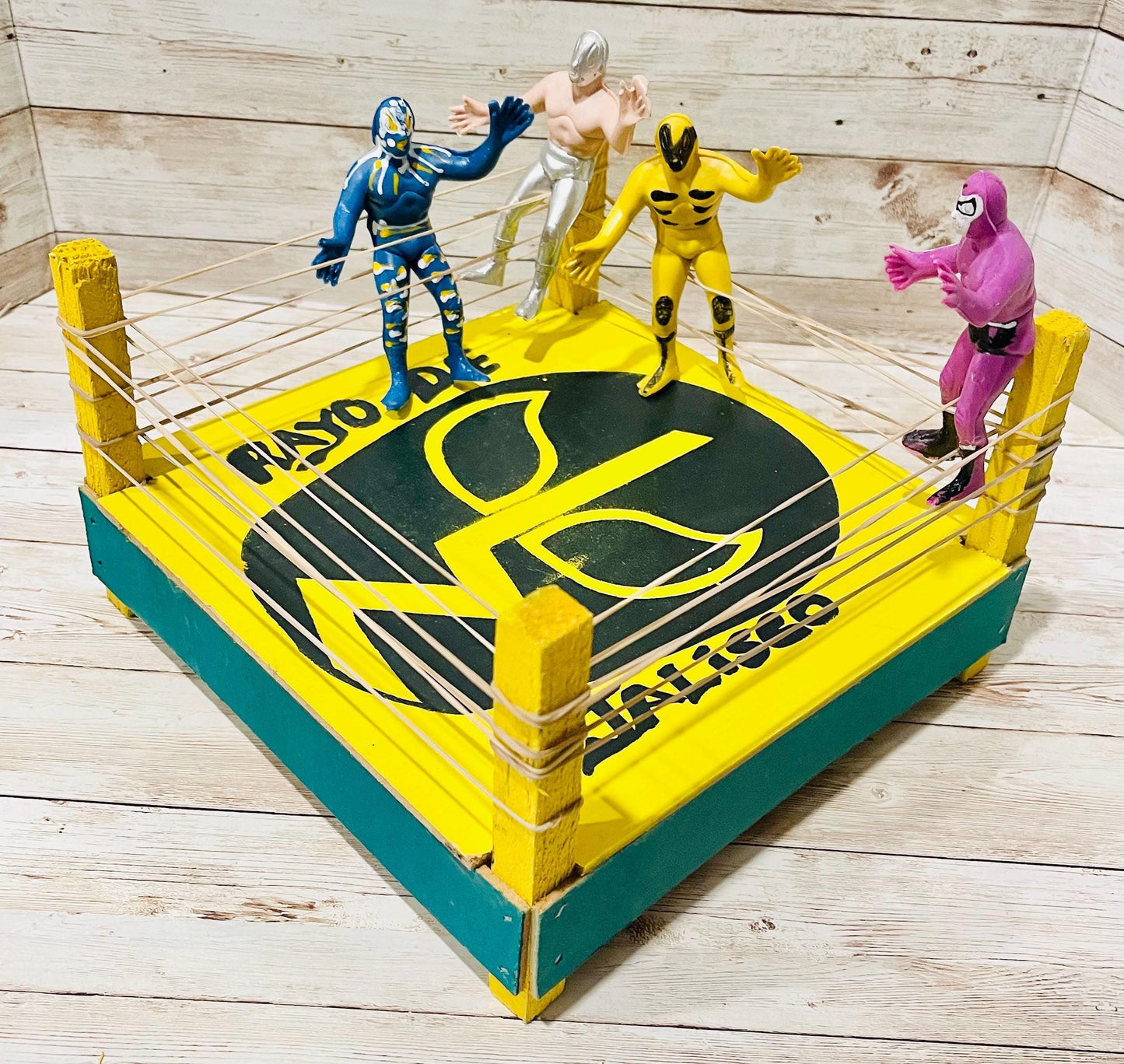 Mexican Lucha Libre Toy Wrestler Fighting Ring with 4 Luchadores Ring de Luchadores con 4 Figuras
