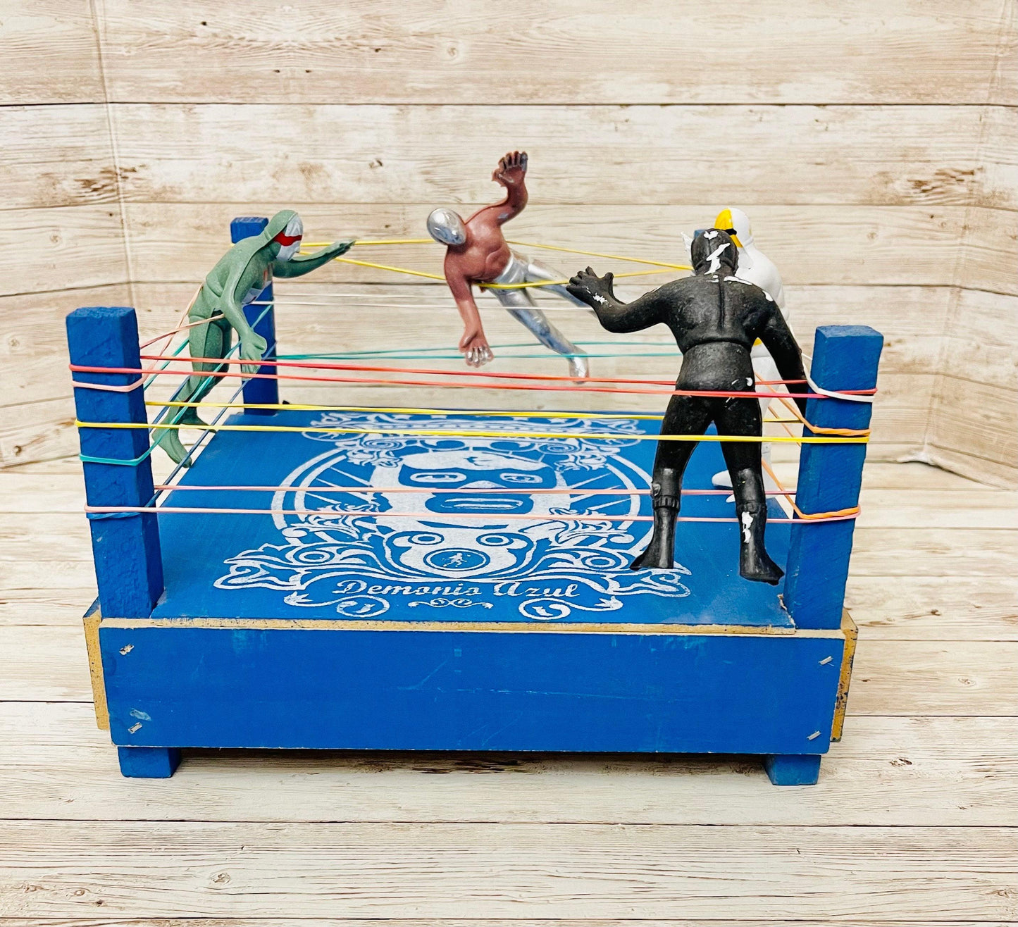 Mexican Lucha Libre Toy Wrestler Fighting Ring with 4 Luchadores Ring de Luchadores con 4 Figuras