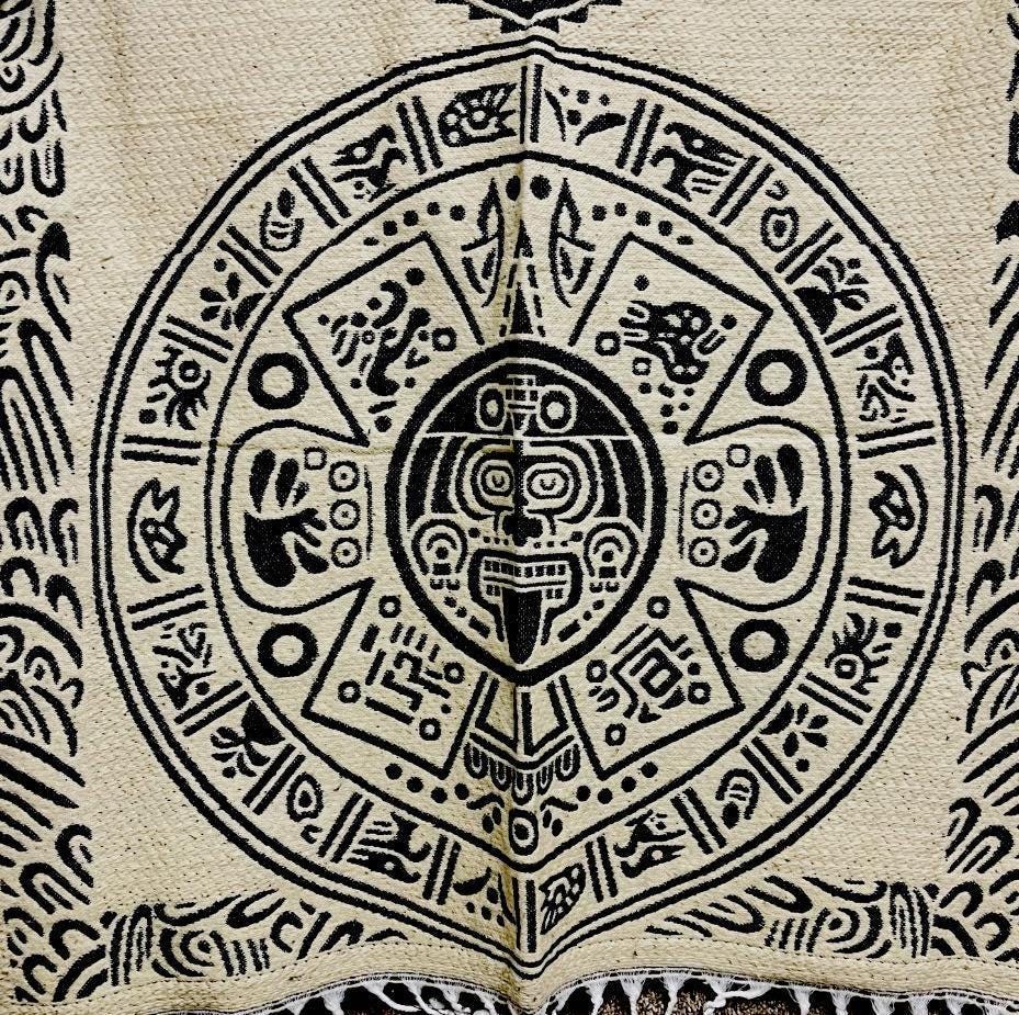 Mexican Wool PONCHO Huichol Aztec Calendar Poncho Mexicano De Lana Afelpado Huichol con Calendario Azteca