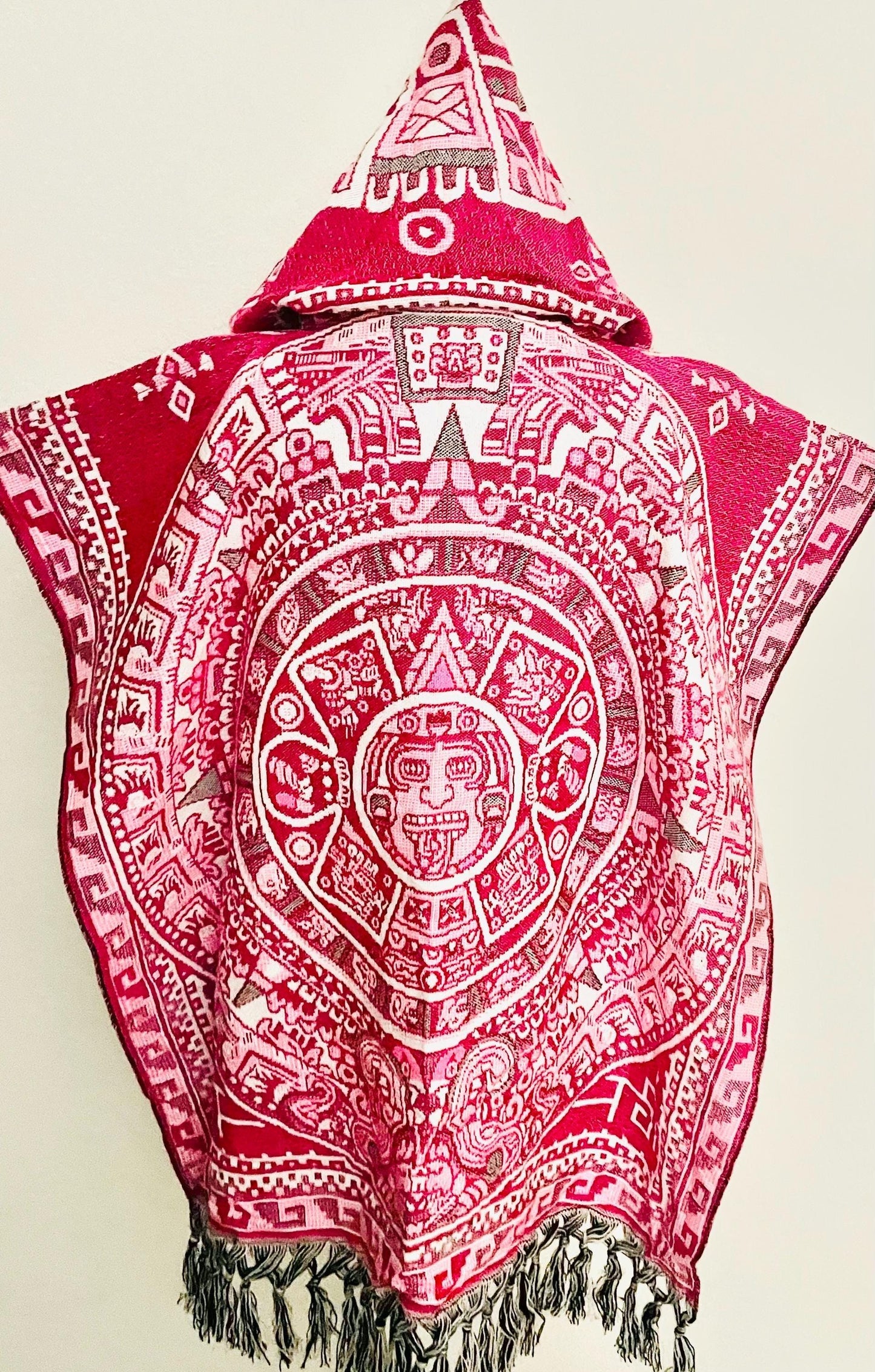 Gavan Delgado Poncho Mexicano Calendario Azteca con Gorro Mexican Thin Aztec Calendar Poncho with Hoodie