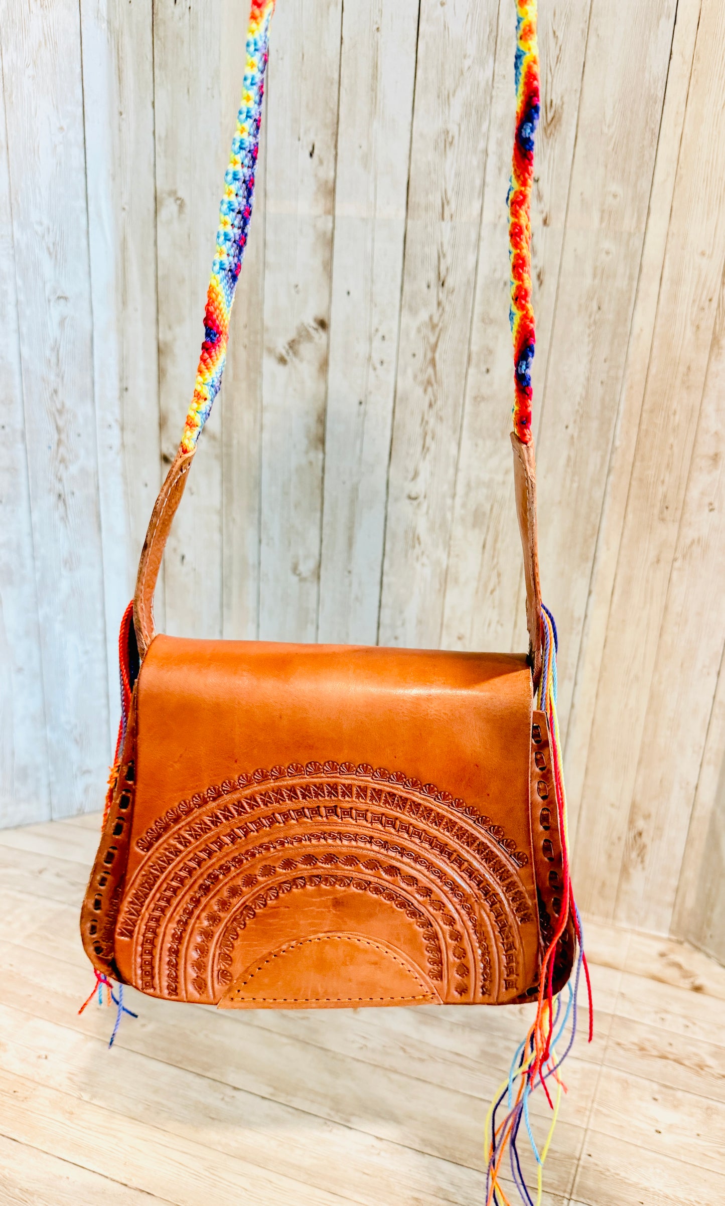 Mexican Leather Tooled Crossbody Handbag Bolsa Mexicana de Piel Cincelada