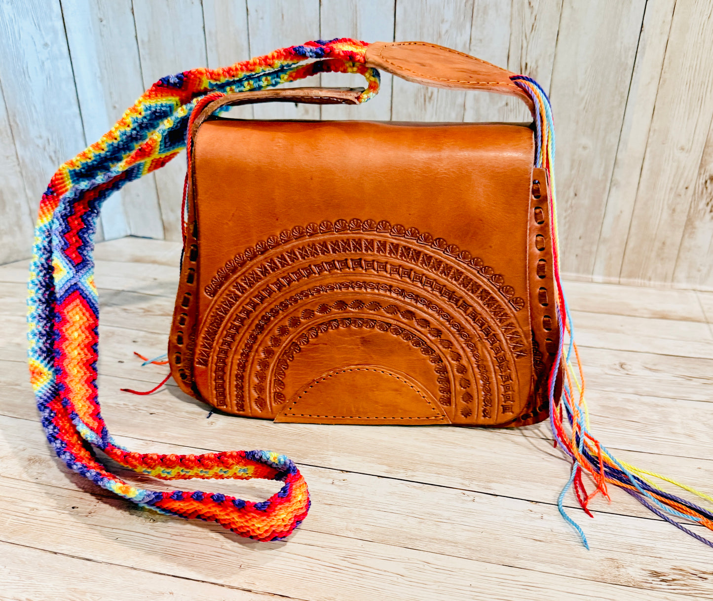 Mexican Leather Tooled Crossbody Handbag Bolsa Mexicana de Piel Cincelada
