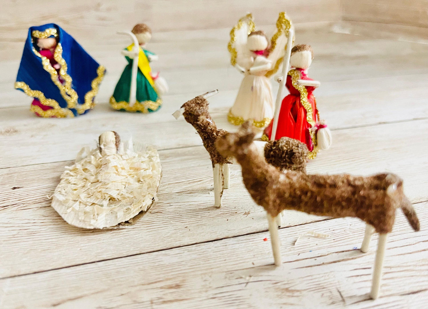 Mini Corn Husk Nativity Set Nacimiento Navideño Mini de Hoja de Maiz 2 Inches Tall