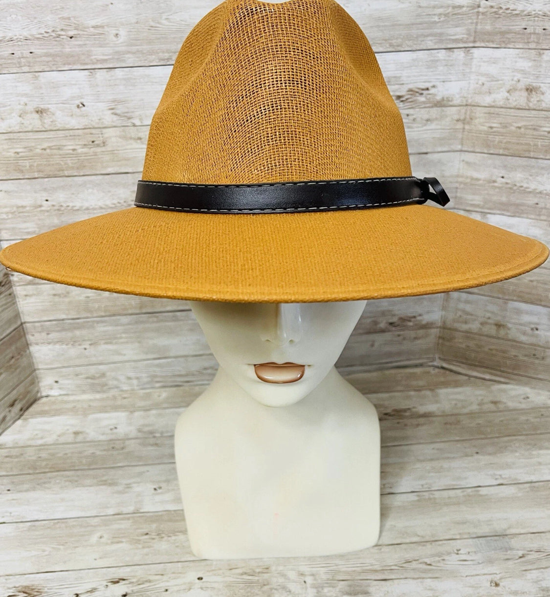 Classic Panama Style Hat  Sombrero Clásico Tipo Panama Medium