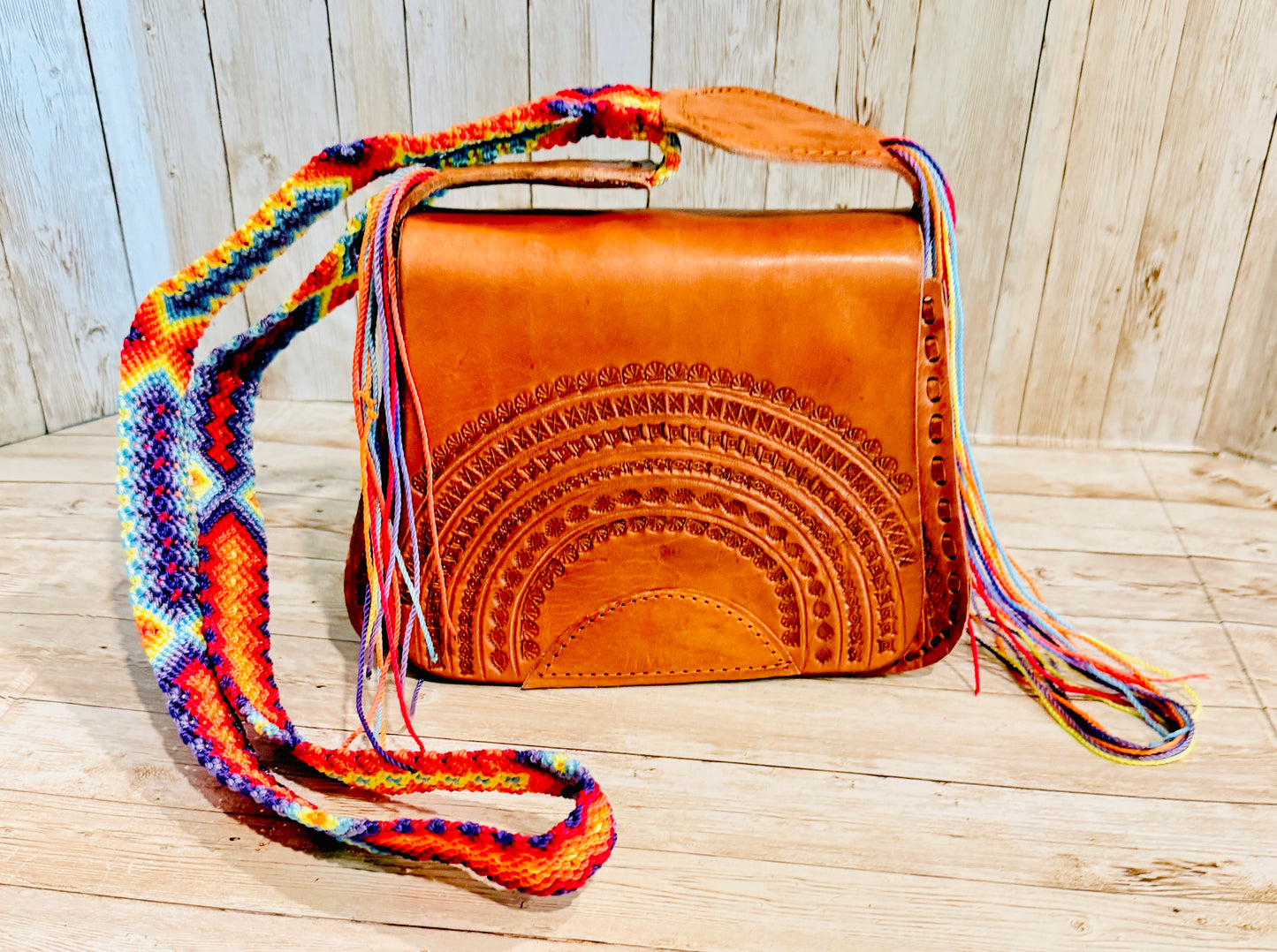 Mexican Leather Tooled Crossbody Handbag Bolsa Mexicana de Piel Cincelada