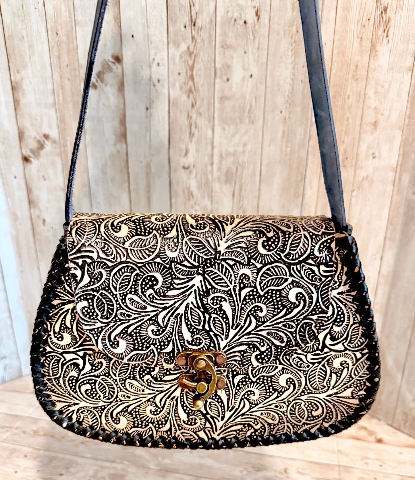 Mexican Leather Tooled Crossbody Handbag Bolsa Mexicana de Piel Cincelada