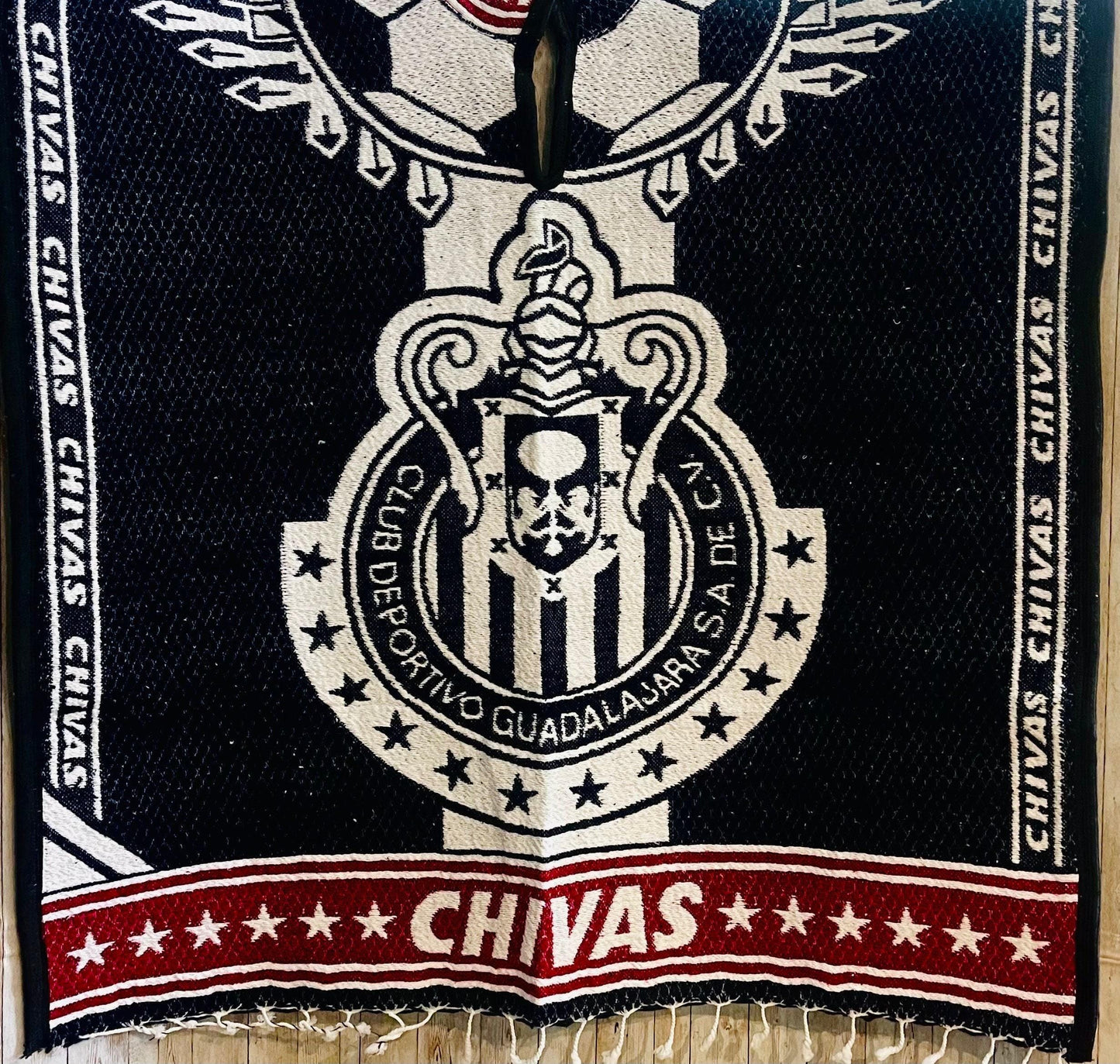 Poncho Mexicano Grueso de Guadalajara Chivas Poncho de Futbol Mexicano Mexican Thick Soccer Poncho