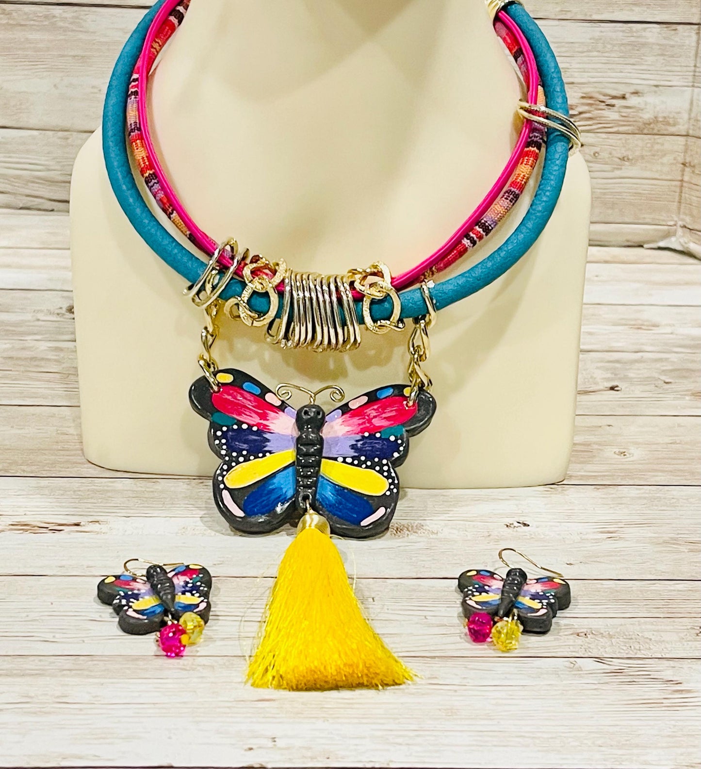 Mexican Artesanal Palm Leaf Heart Shaped Necklace Collar Artesanal Mexicano de Corazon