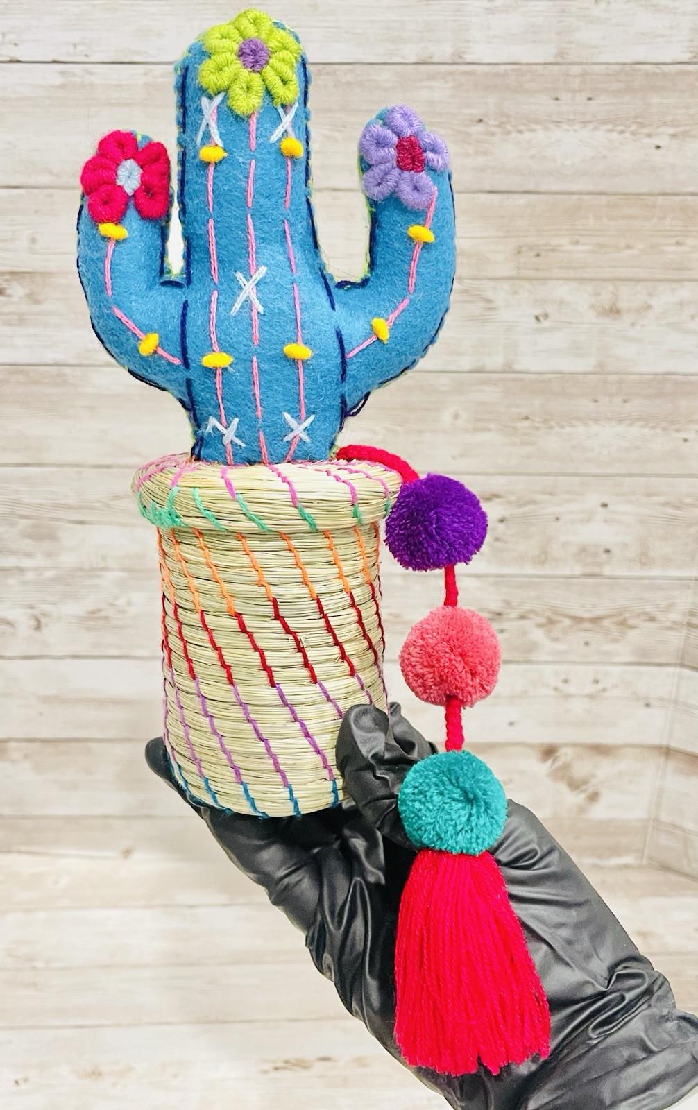 Joyero Artesanal Mexicano de Pompom Cacti Mexican Artesanal Cacti Jewelry Box