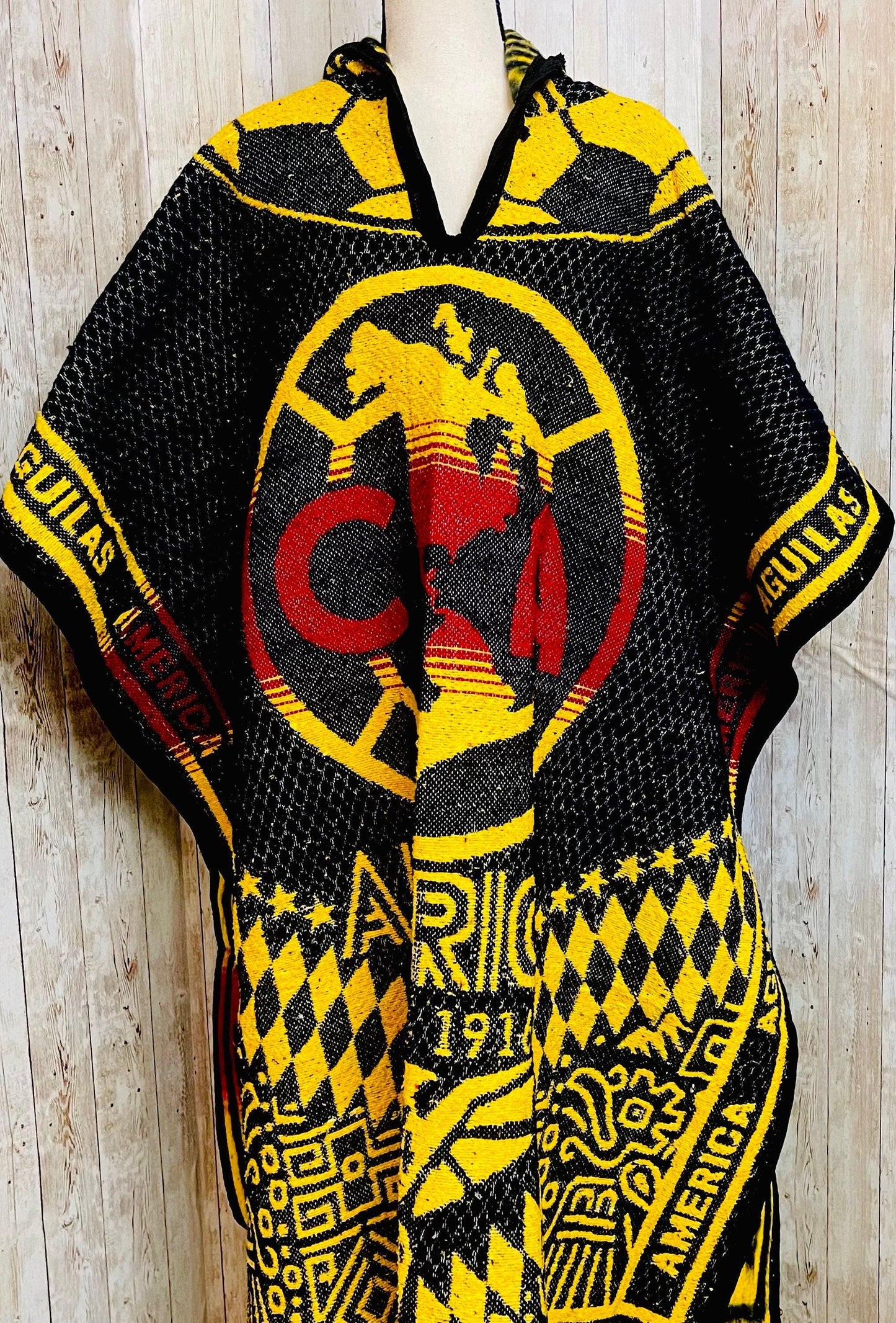 Poncho Mexicano Grueso del Club America con Gorro Poncho de Futbol Mexicano Mexican Thick  Soccer Poncho with Hoodie