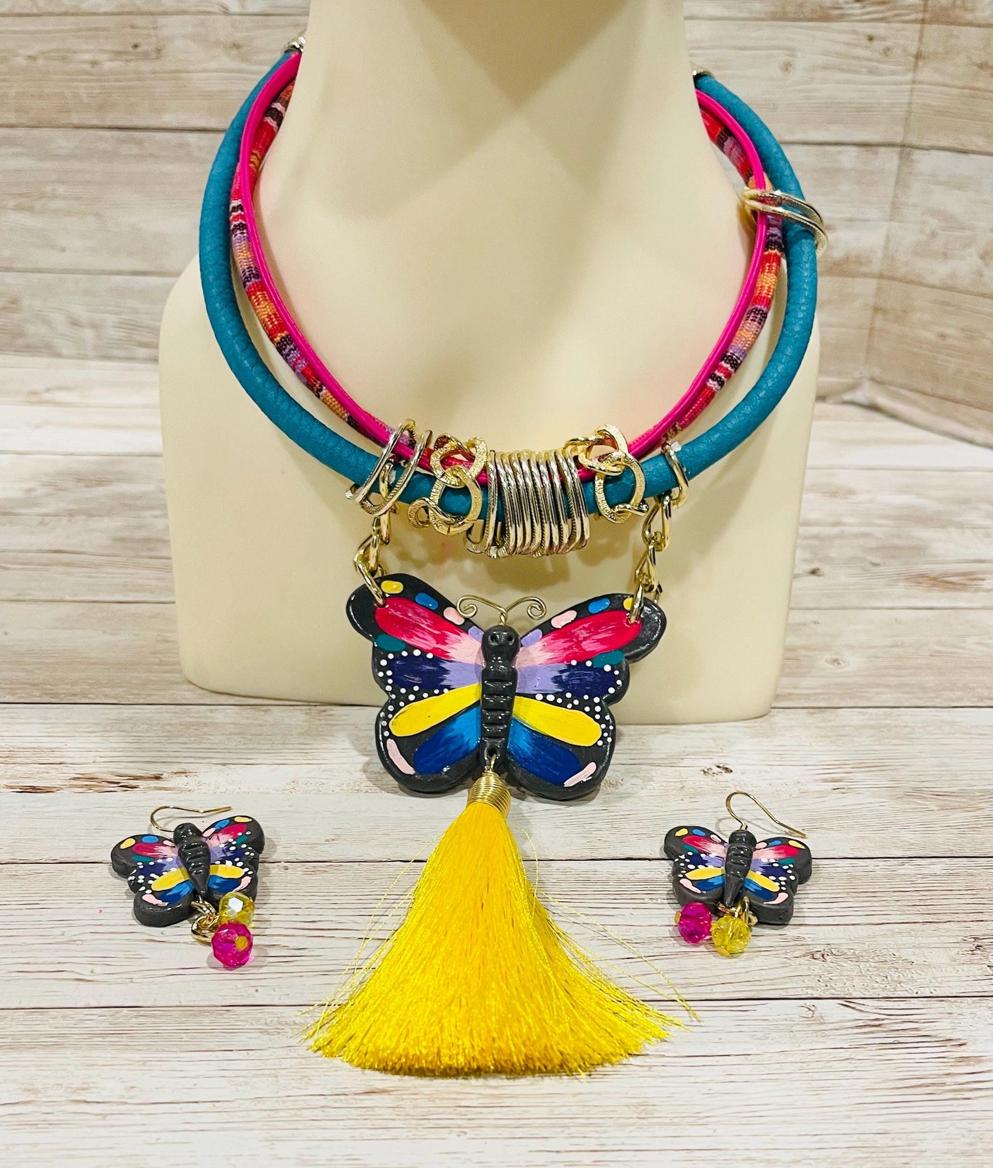 Mexican Artesanal Palm Leaf Heart Shaped Necklace Collar Artesanal Mexicano de Corazon