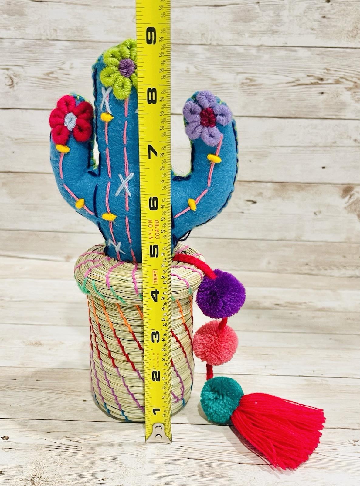 Joyero Artesanal Mexicano de Pompom Cacti Mexican Artesanal Cacti Jewelry Box