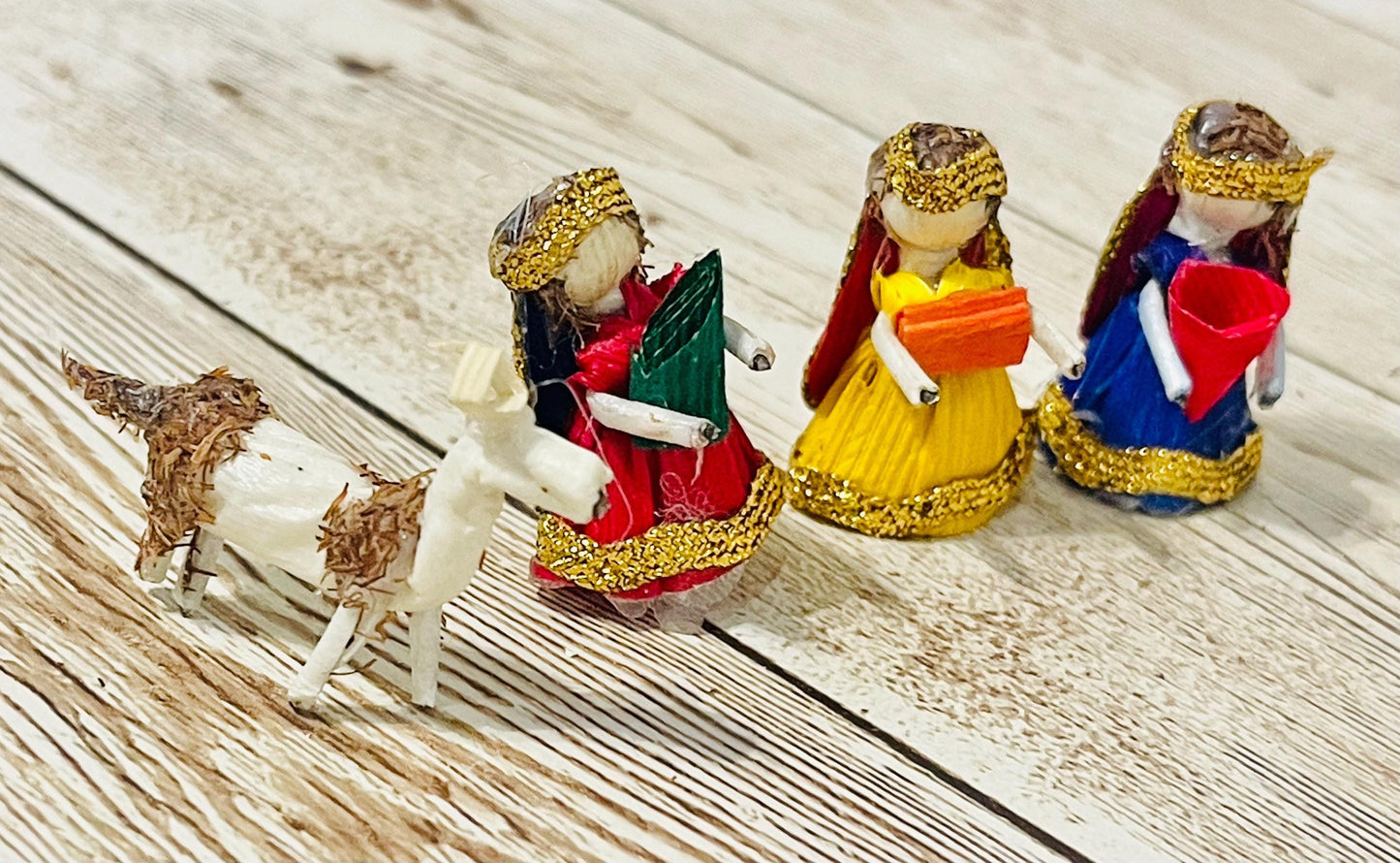 Mini Corn Husk Nativity Set Nacimiento Navideño Mini de Hoja de Maiz 1 Inch Tall