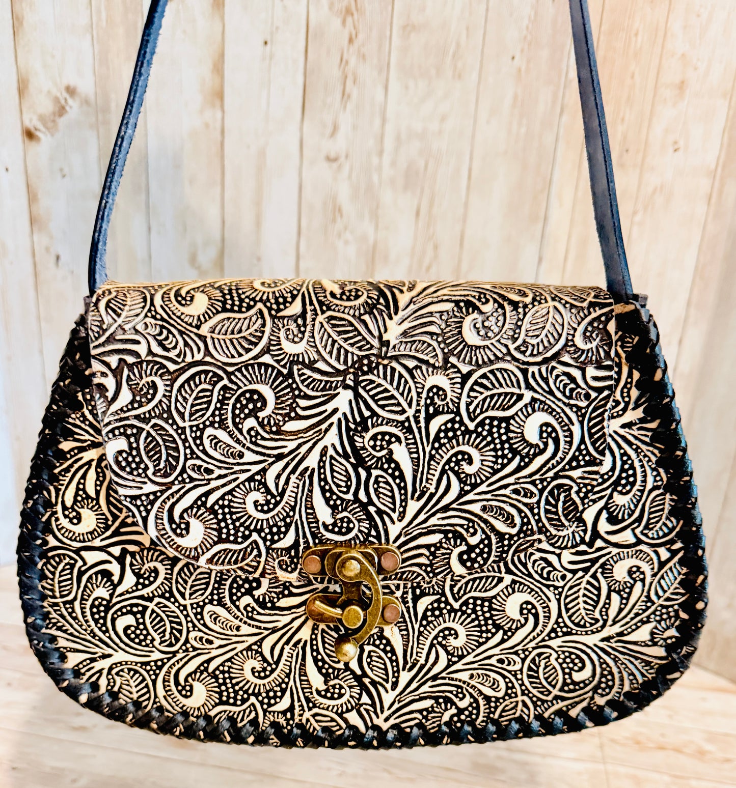 Mexican Leather Tooled Crossbody Handbag Bolsa Mexicana de Piel Cincelada