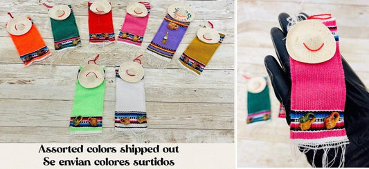Mexican Sarape Hat with Mini Jarritos Party Favors Sarapes con Sombrero y Jarritos en Miniatura